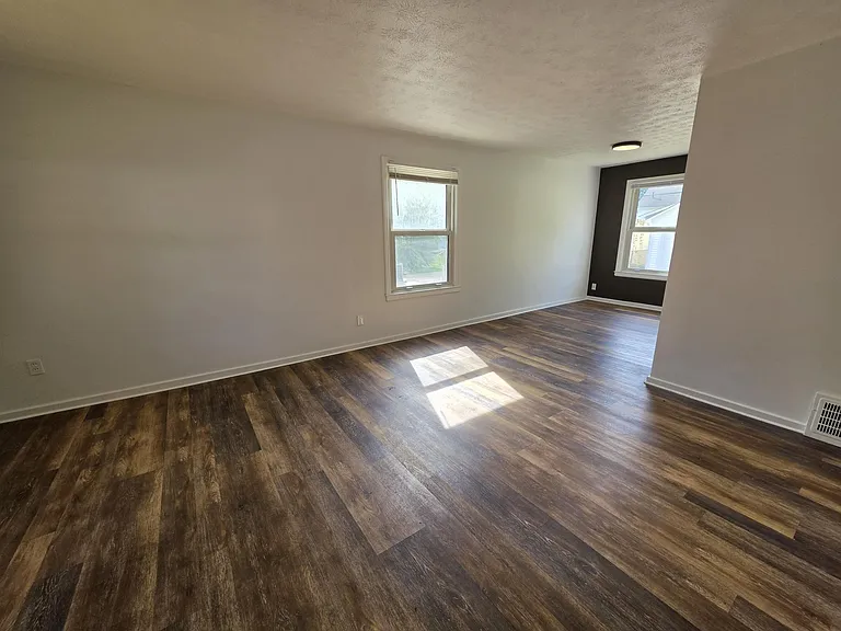 21610 Crystal Ave — Photo 9