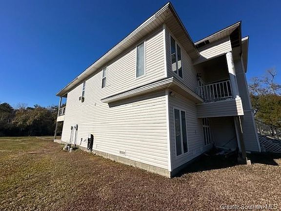3rd image of 4650 Shady Oak Dr