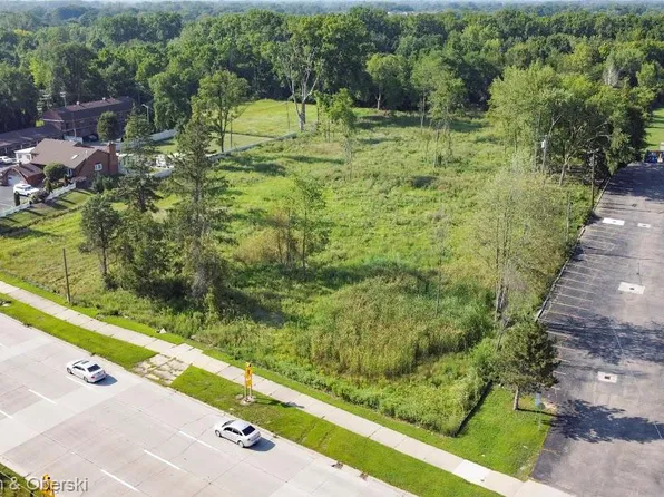 40012 Michigan Ave, Canton, MI 48188
