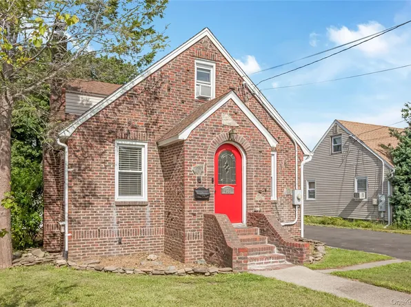 430 Staples Street, Farmingdale, NY 11735