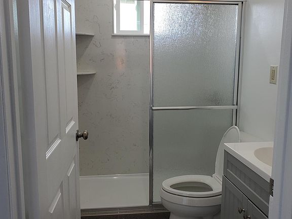 3rd image of 916 Central Blvd #916