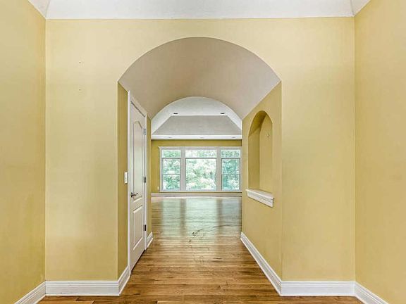 3rd image of 132 Timber Creek Ct E
