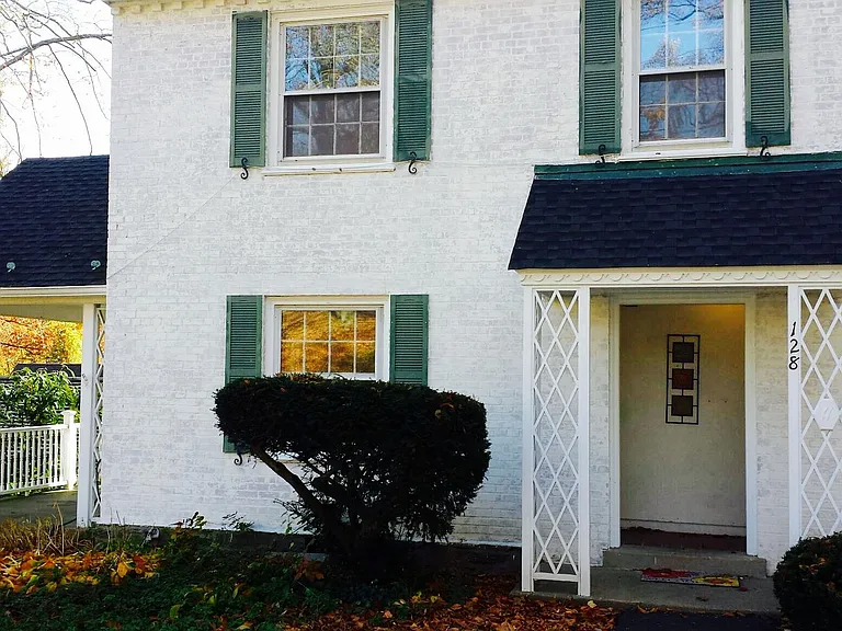 Jericho Manor Apartments — Photo 4