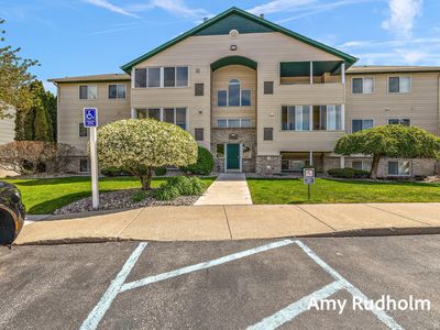 5883 Crosswinds Dr UNIT 23, Norton Shores, MI, 49444