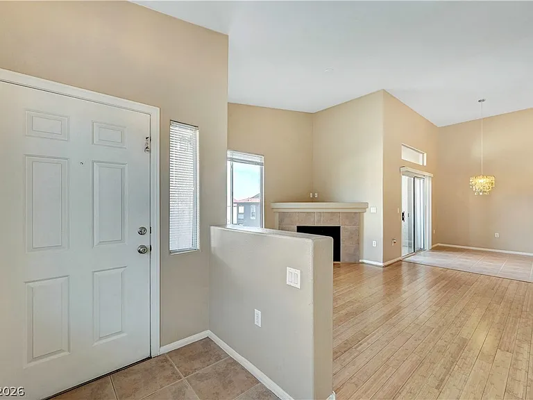 2305 W Horizon Ridge Pkwy #2423 — Photo 4