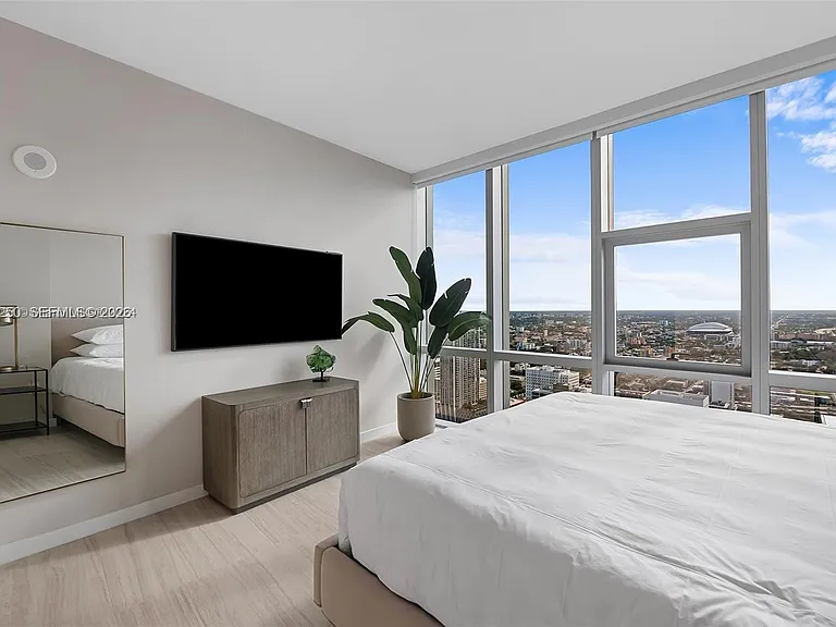 851 NE 1st Ave #Penthouse 4912 — Photo 15