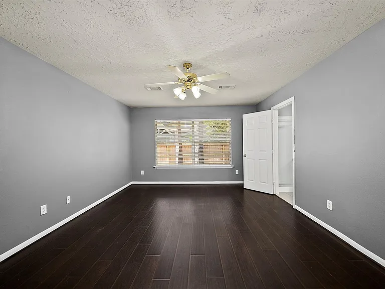 10 S Willow Point Cir — Photo 15