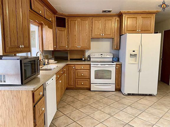 5th image of 820 Gunnison Ave