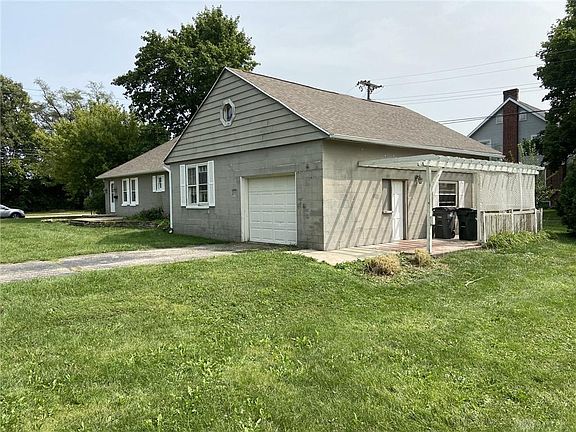 4th image of 10 Elmwood Ave
