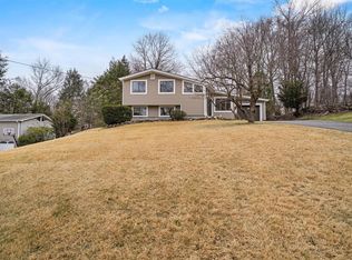 2822 Walker Dr, Yorktown Heights, NY 10598