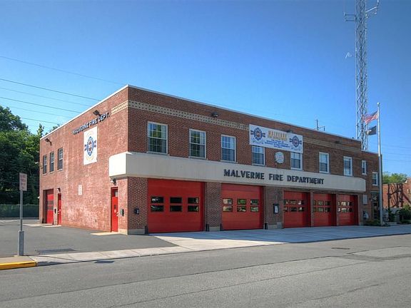 4th image of 45 Gates Ave
