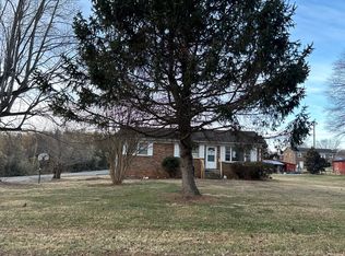 113 Jenny Ln, Pilot Mtn, NC 27041