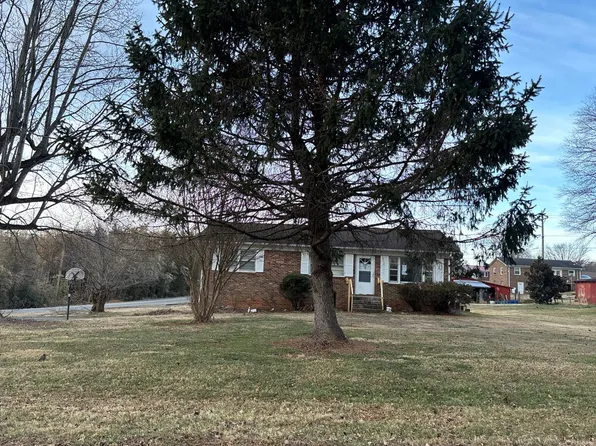 113 Jenny Ln, Pilot Mtn, NC 27041