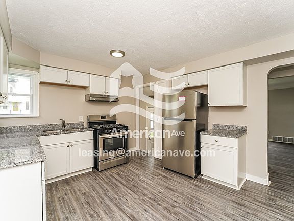 677448_004_kitchen_5.jpg