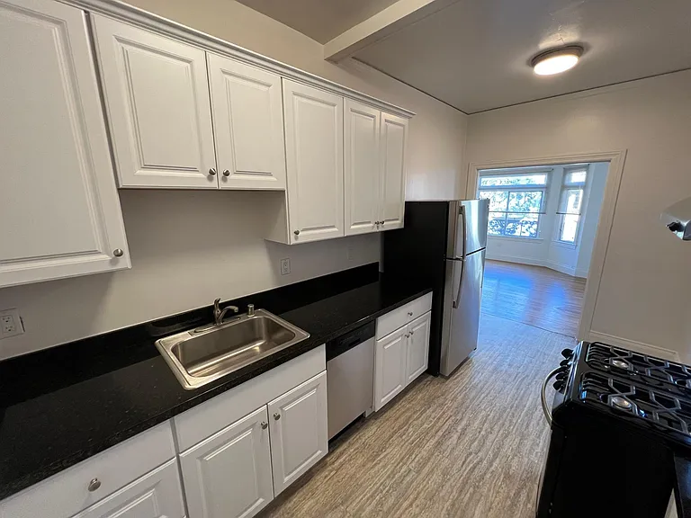 307 Valencia St #201 — Photo 2