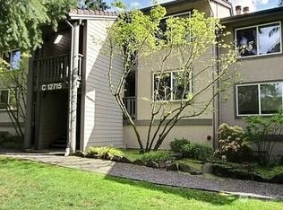12715 NE 120th St APT C10, Kirkland, WA 98034