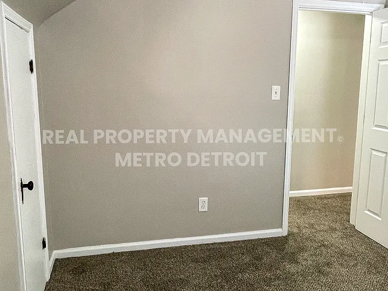 16210 Ferguson St — Photo 17