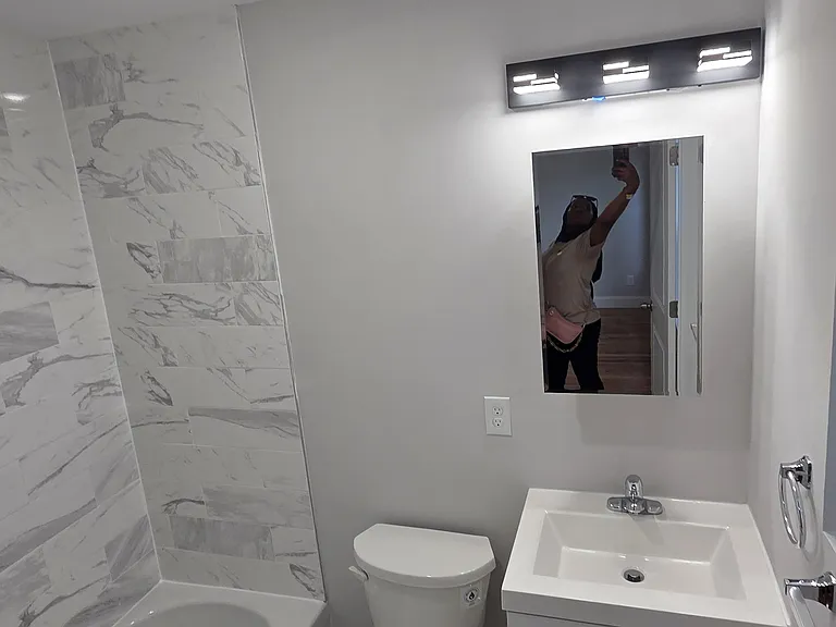465 Hawthorne Ave #1 — Photo 8
