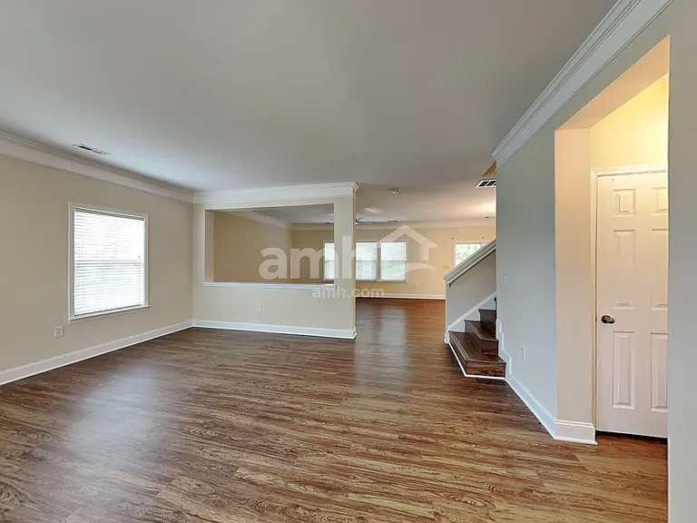 419 Annaberg Ln — Photo 8