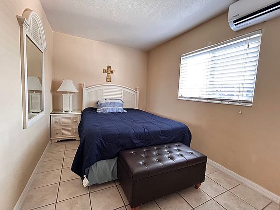 4th image of 211 Circle Dr APT 26