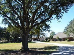 319 Wallace Rd, Hankamer, TX 77560