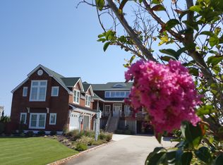 1 9th Ave, Southern Shores, NC 27949