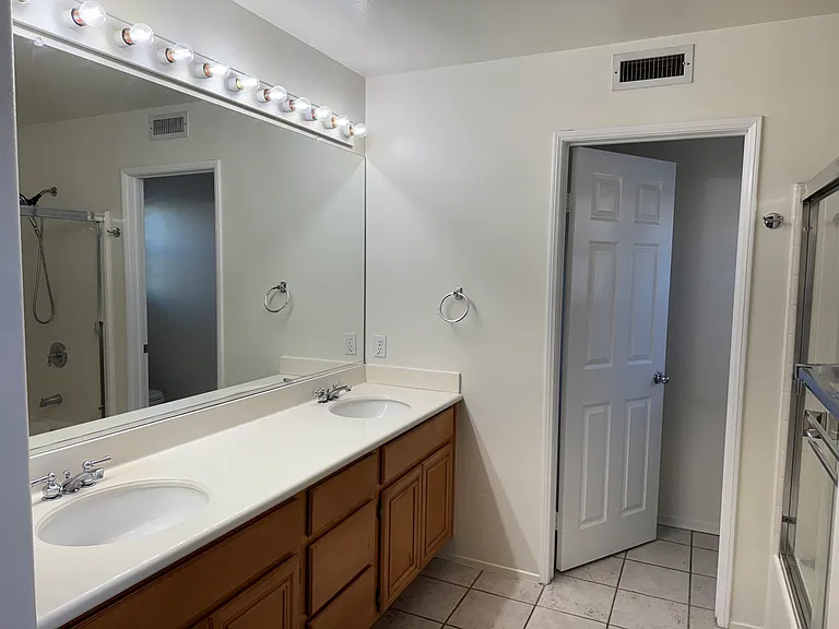 142 Cherrybrook Ln — Photo 10