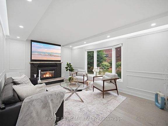 2nd image of 4 Simmons Cres