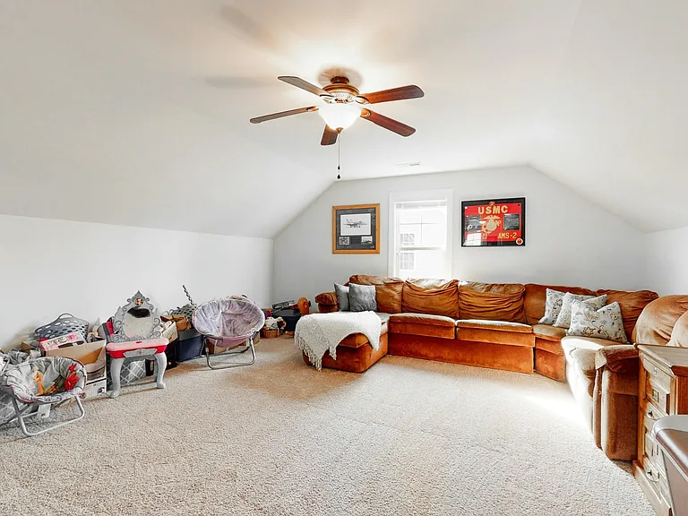 562 W Craftsman Way — Photo 23