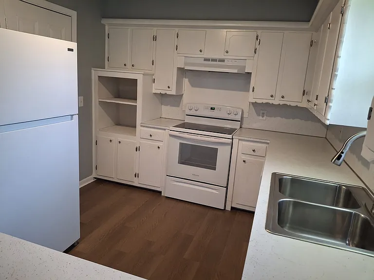 6115 NW Dearborn Ave — Photo 7