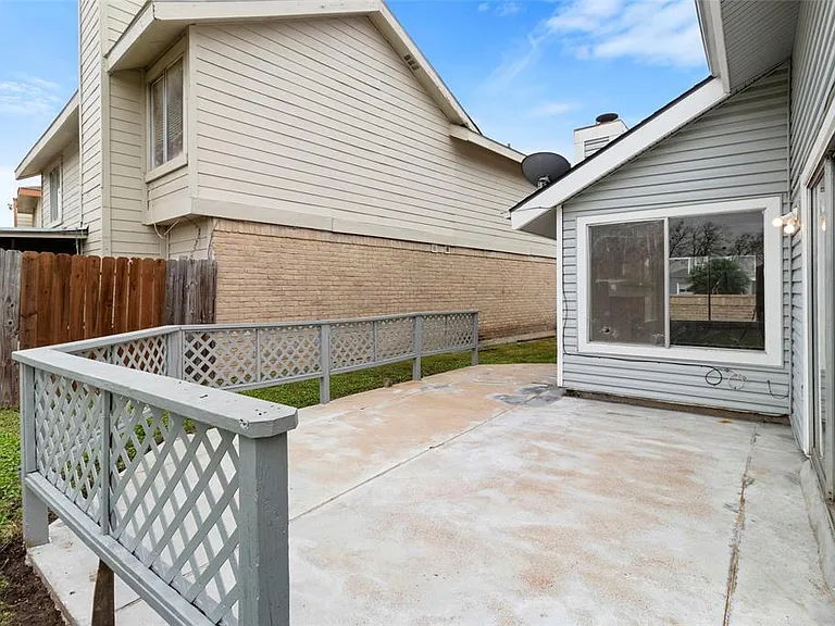 12162 Huntington Venture Dr — Photo 20