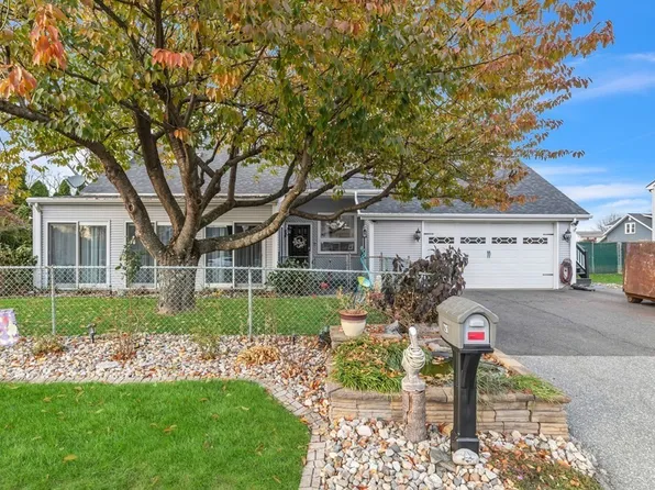 126 Peace St, Chicopee, MA 01013