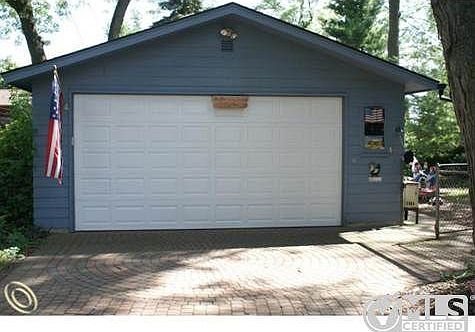 2.5 car Garage.JPG