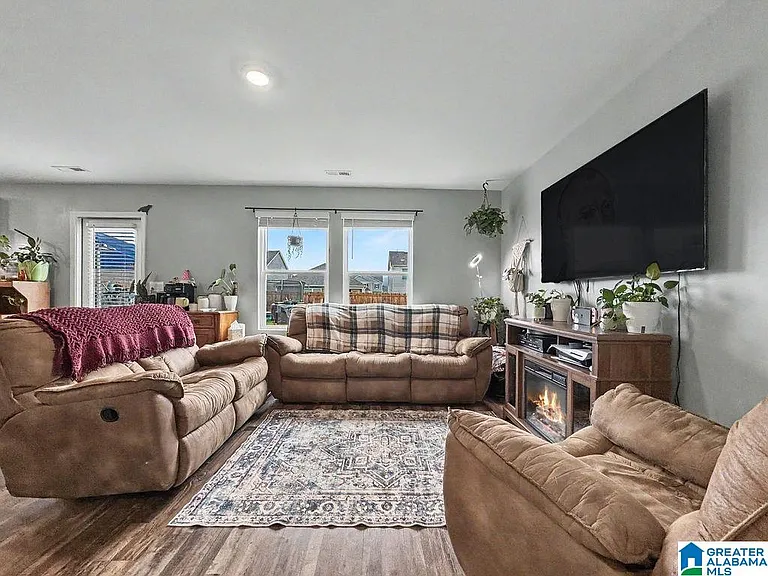 1230 Shaggy Bark Ln — Photo 4