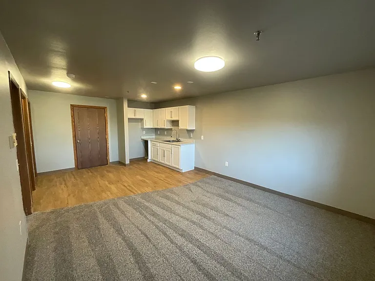 1038 Fond du Lac Ave — Photo 18