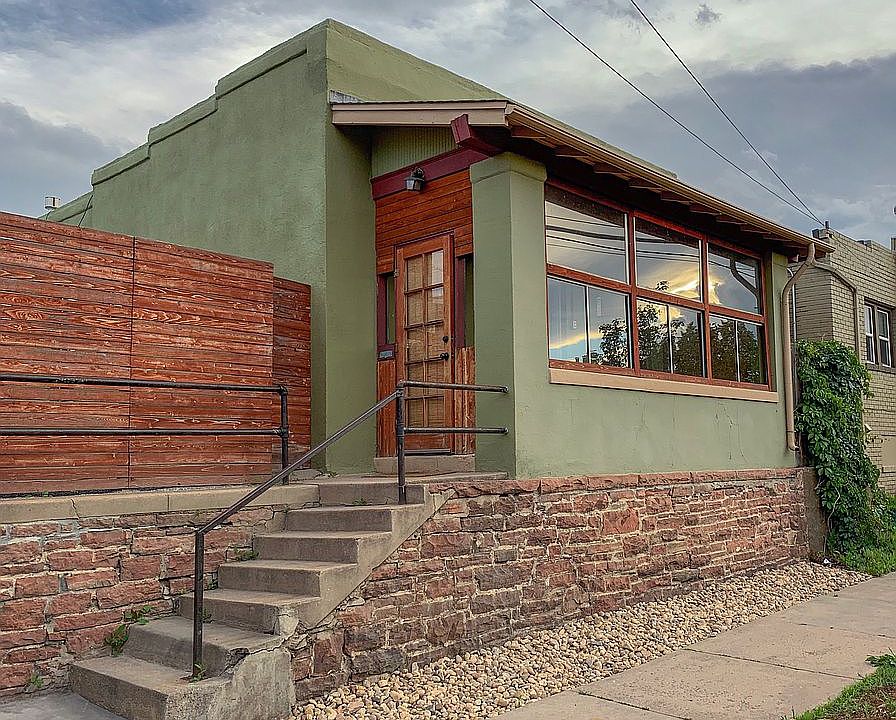 1st image of 728 W 11th Ave