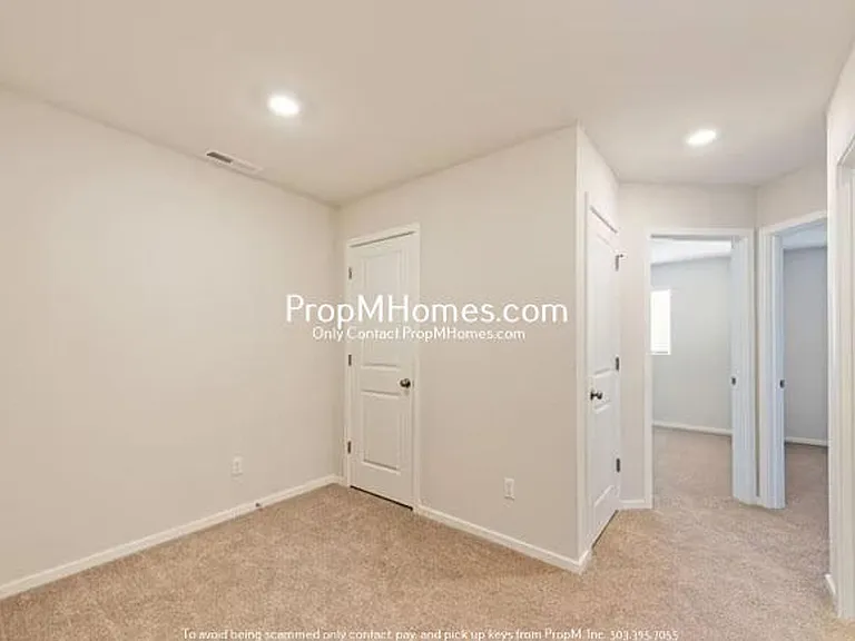 884 N 18th Ave — Photo 15