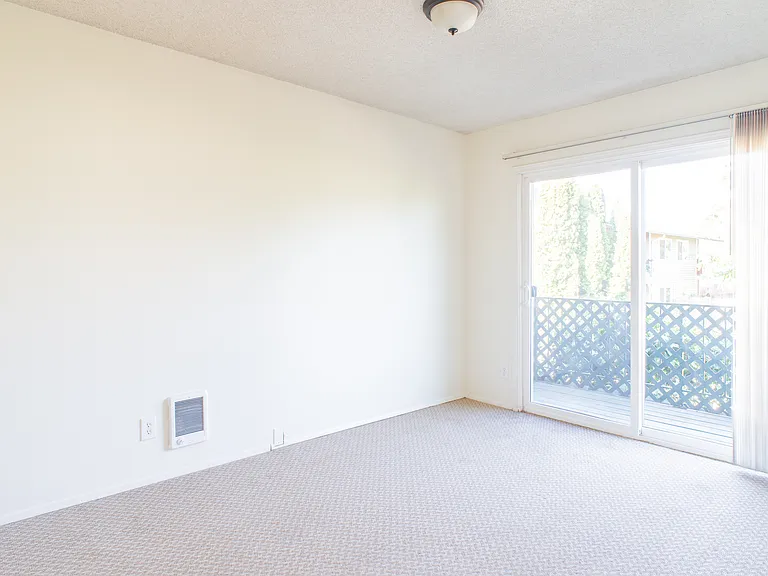 SE Francis St — Photo 11