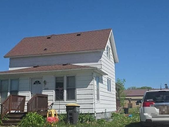 2nd image of 303 Hilltop St