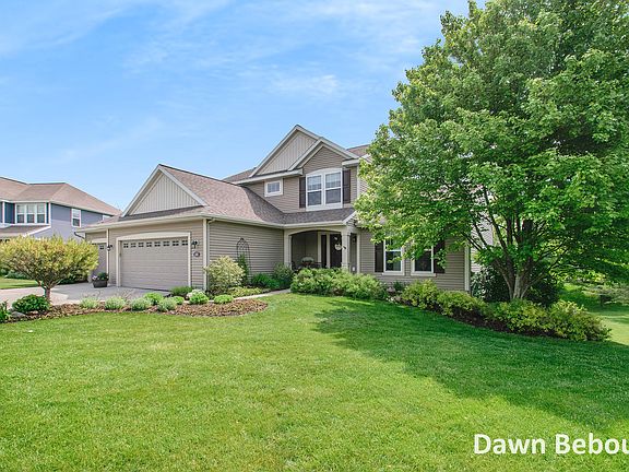 3rd image of 818 Moorings Dr