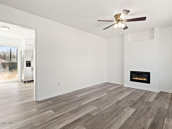 3rd image of 461 Hunting Green Drive