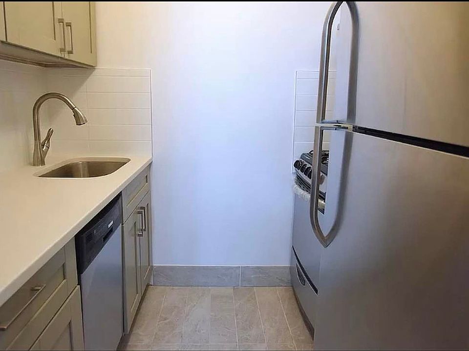 1st image of 235 E 40th St APT 18J