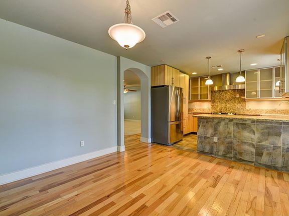 3rd image of 4900 Westfield Dr