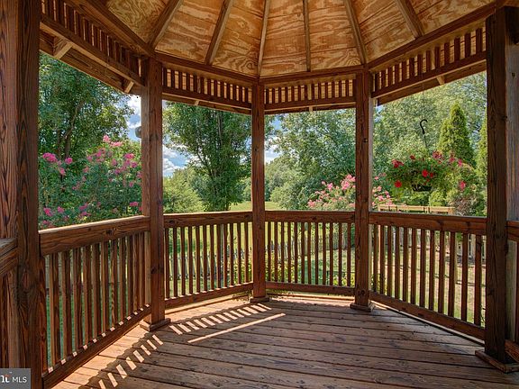 4th image of 74 McPherson Cir