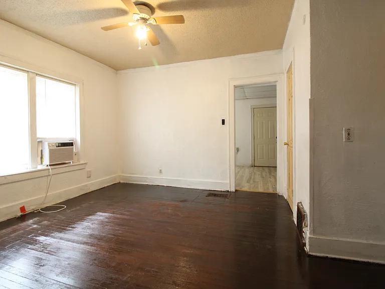 217 Campus Ave #2 — Photo 11