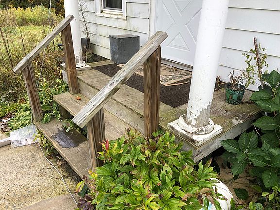 5th image of 1347 W High St