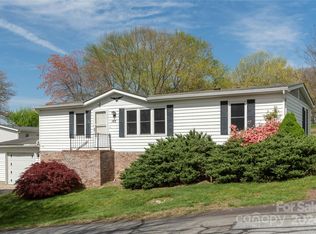 103 Cumberland Dr, Hendersonville, NC 28792