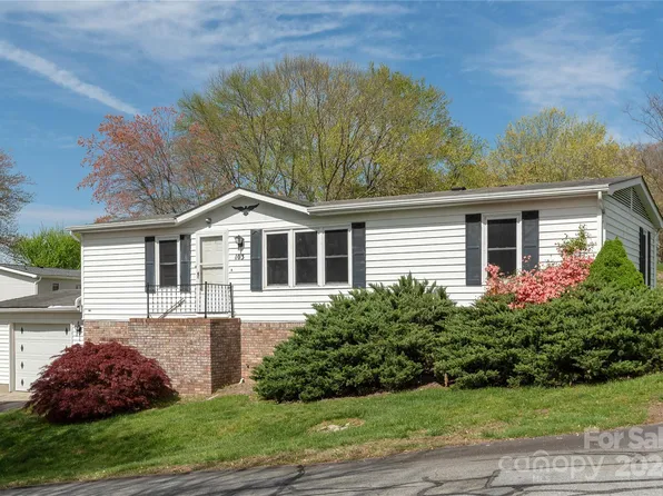 103 Cumberland Dr, Hendersonville, NC 28792