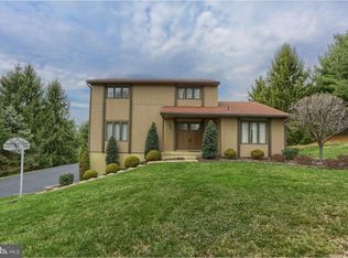 458 Kenny Dr, Sinking Spring, PA 19608
