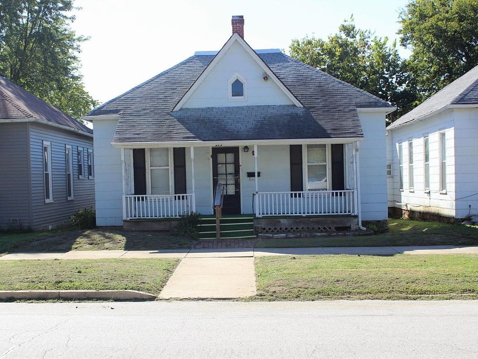 Main Photo/Front of Home